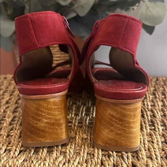 Bernardo Lizzie Red Suede wooden block Heeled 6.5 bow detail zipper peep Sandals - Picture 7 of 12